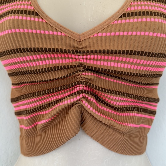 Aerie neon pink ruched scrunch stretch v-neck sleeveless crop top size medium - Picture 4 of 9
